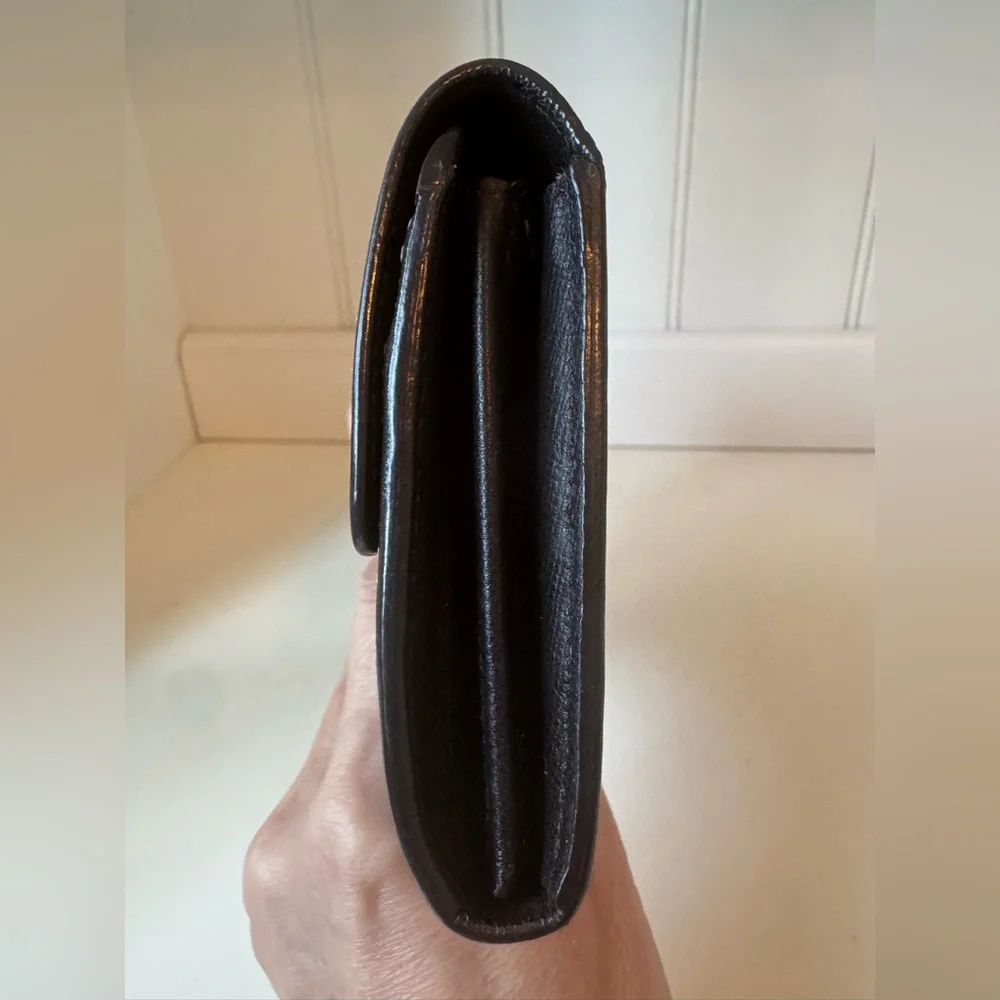 Louis Vuitton Women’s Brown Monogram Idyll Canvas and Leather Sarah Wallet - Picture 4 of 15